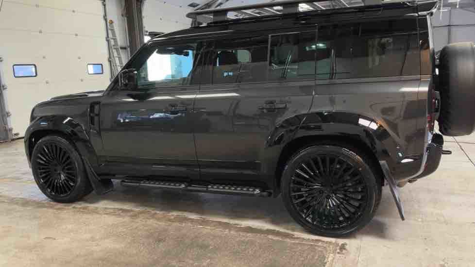 More views of Land Rover Defender 110