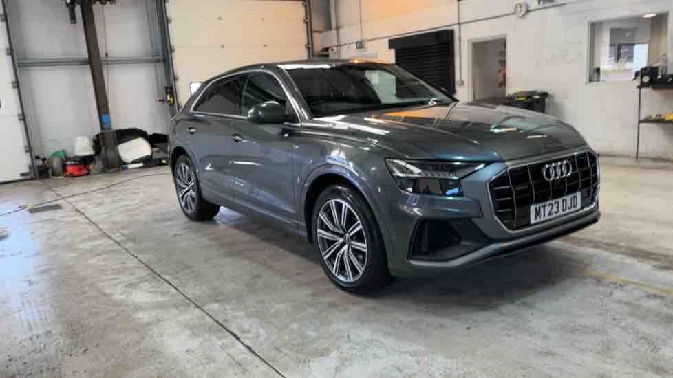 More views of Audi Q8
