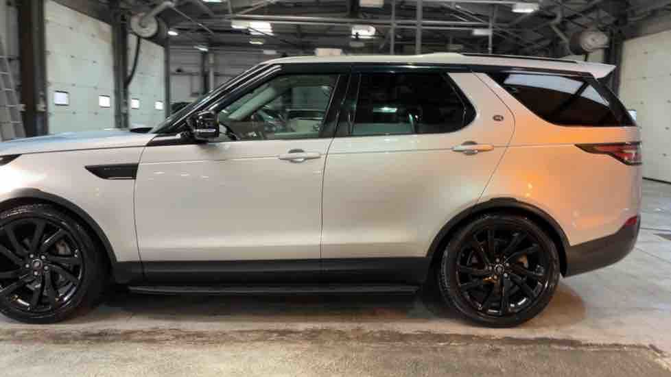More views of Land Rover Discovery