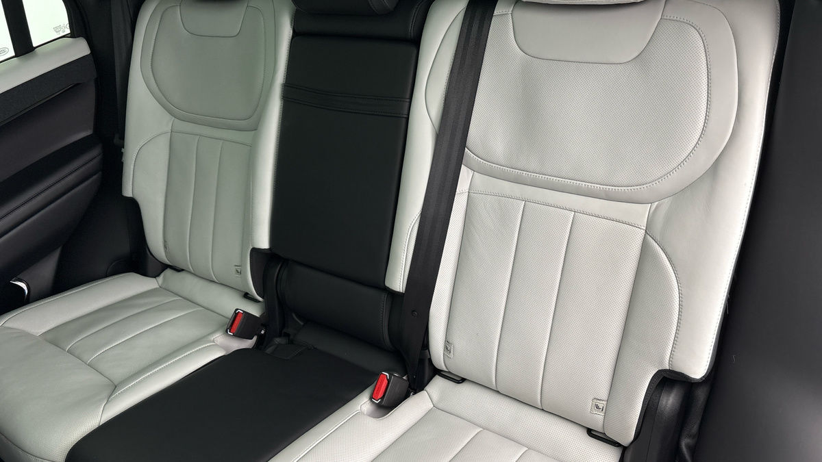 Land Rover Range Rover Sport Image 8