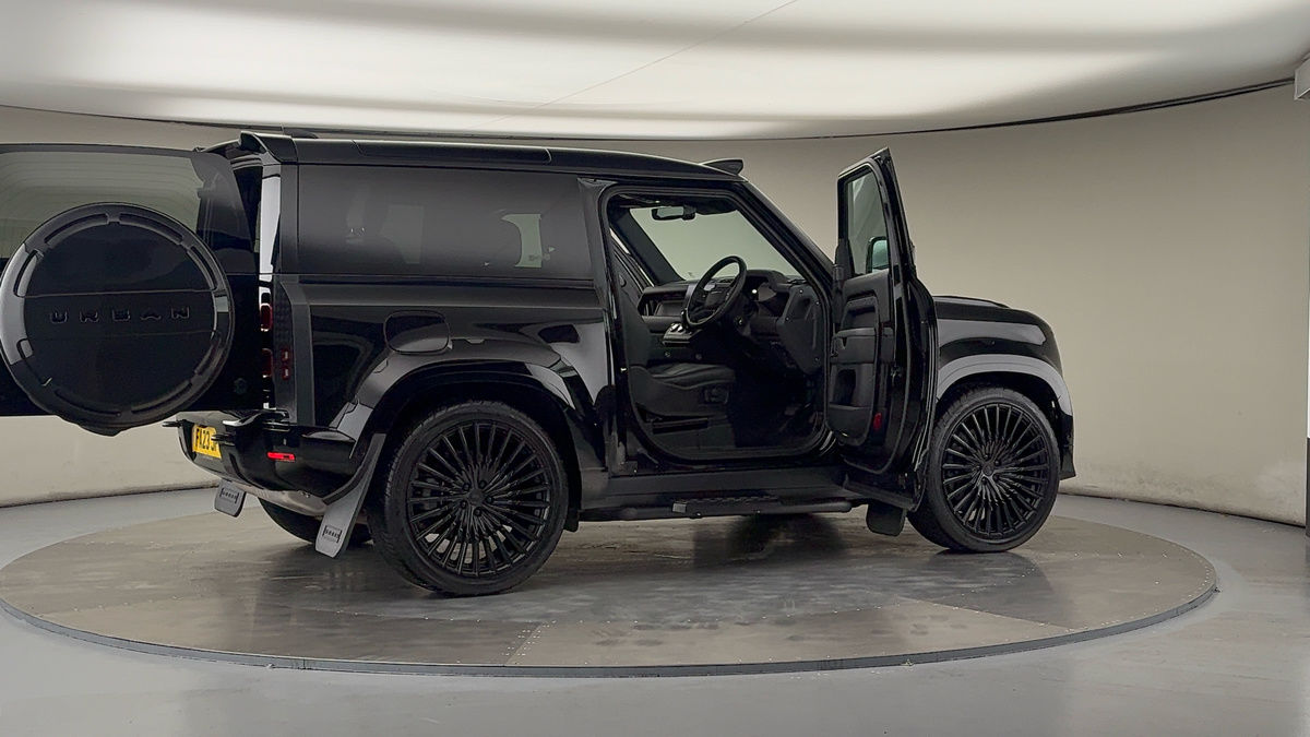 More views of Land Rover Defender 90