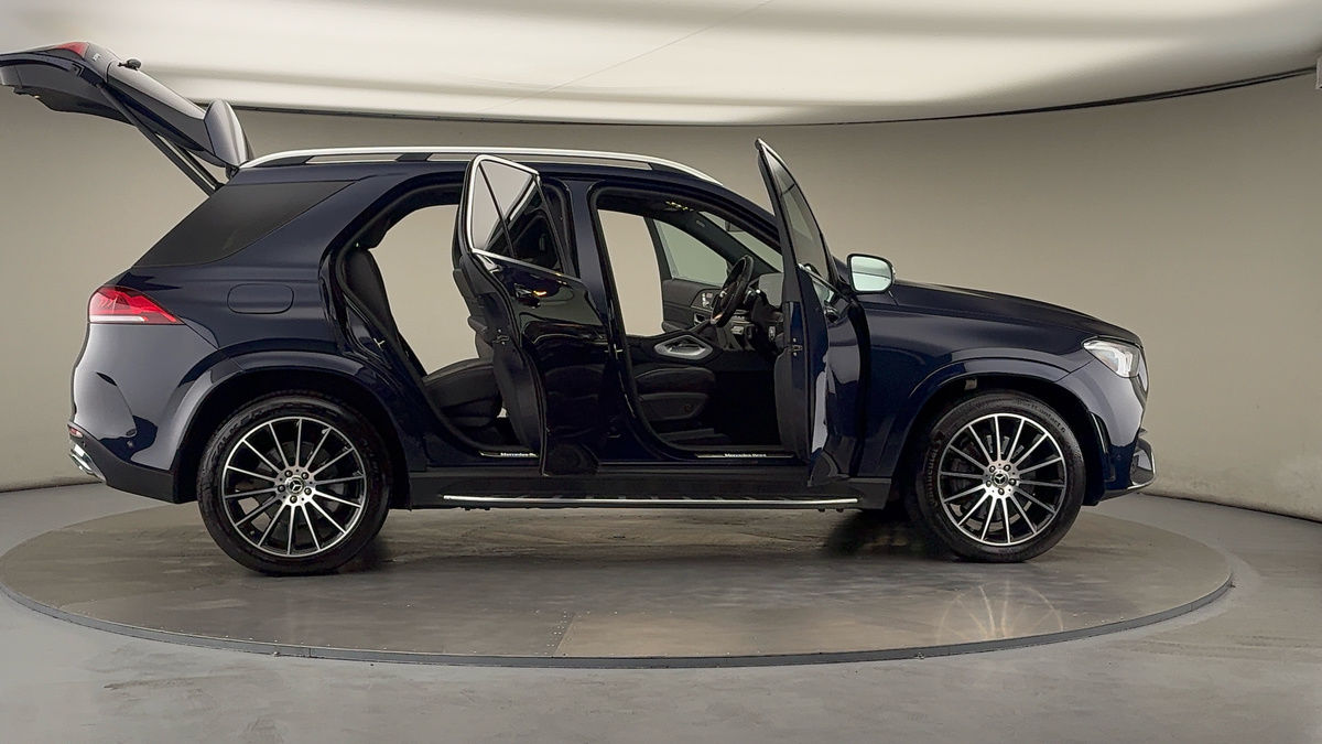 More views of Mercedes-Benz GLE
