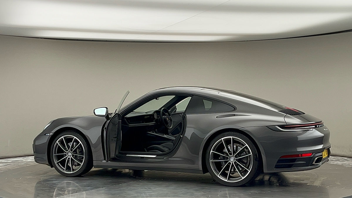 More views of Porsche 911