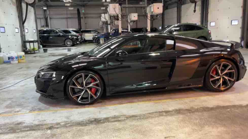 More views of Audi R8
