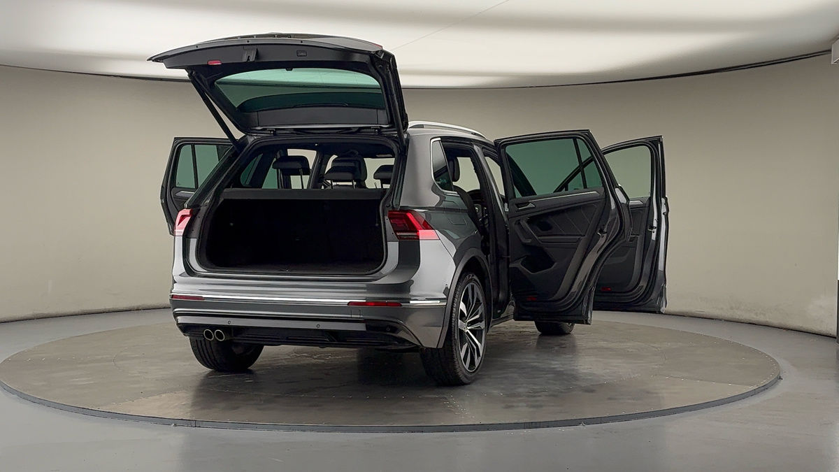More views of Volkswagen Tiguan