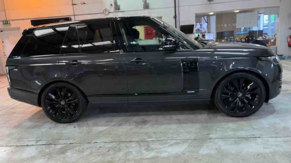 More views of Land Rover Range Rover