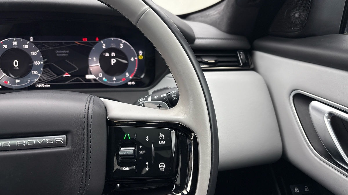 Land Rover Range Rover Velar Image 14