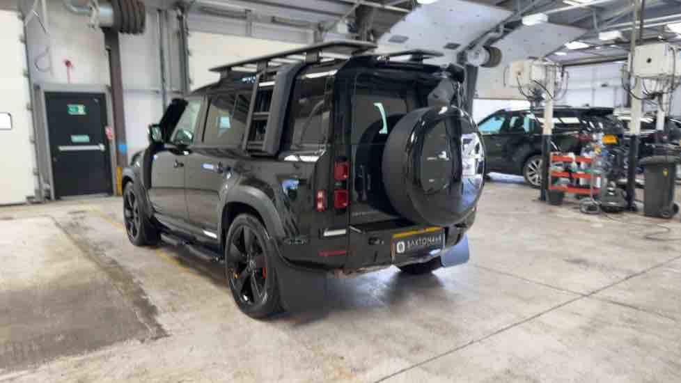 More views of Land Rover Defender 110