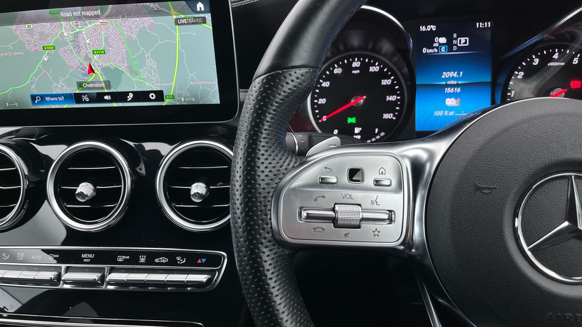 Mercedes-Benz GLC Image 25