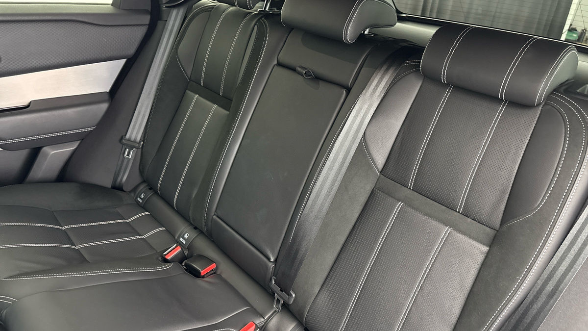 Land Rover Range Rover Velar Image 8