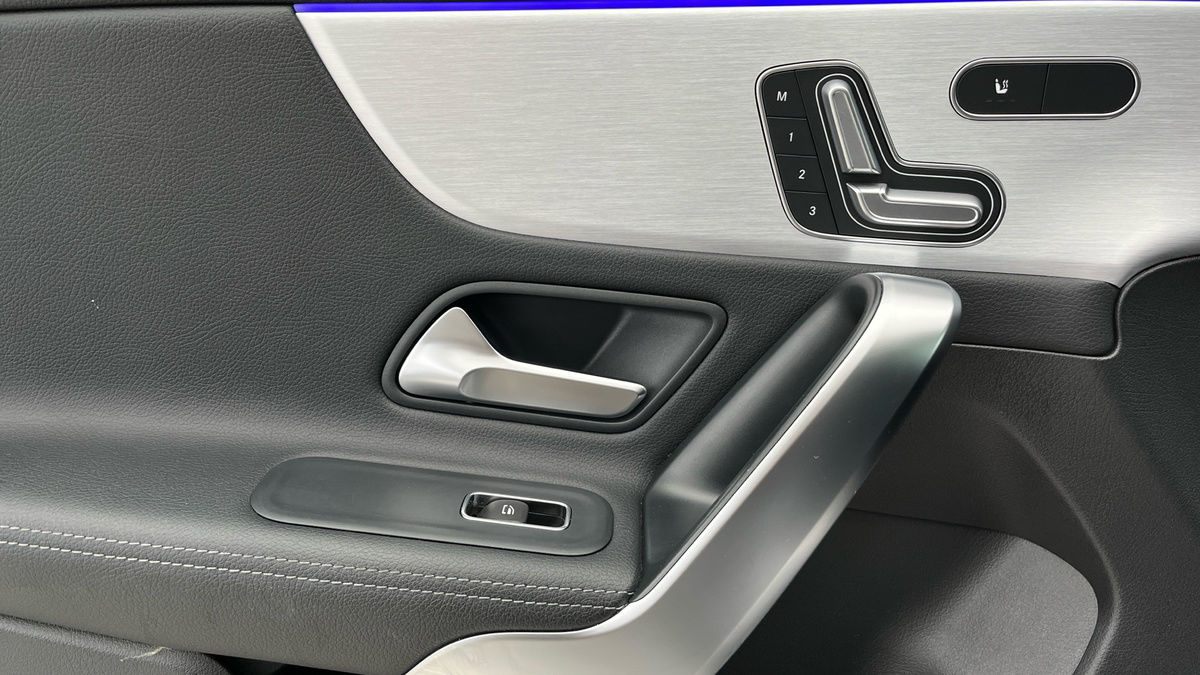 Mercedes-Benz CLA Image 19