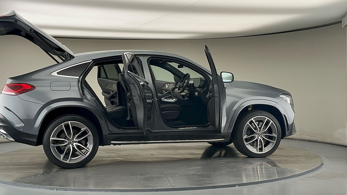 More views of Mercedes-Benz GLE