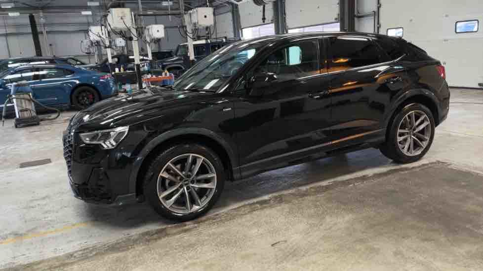 More views of Audi Q3