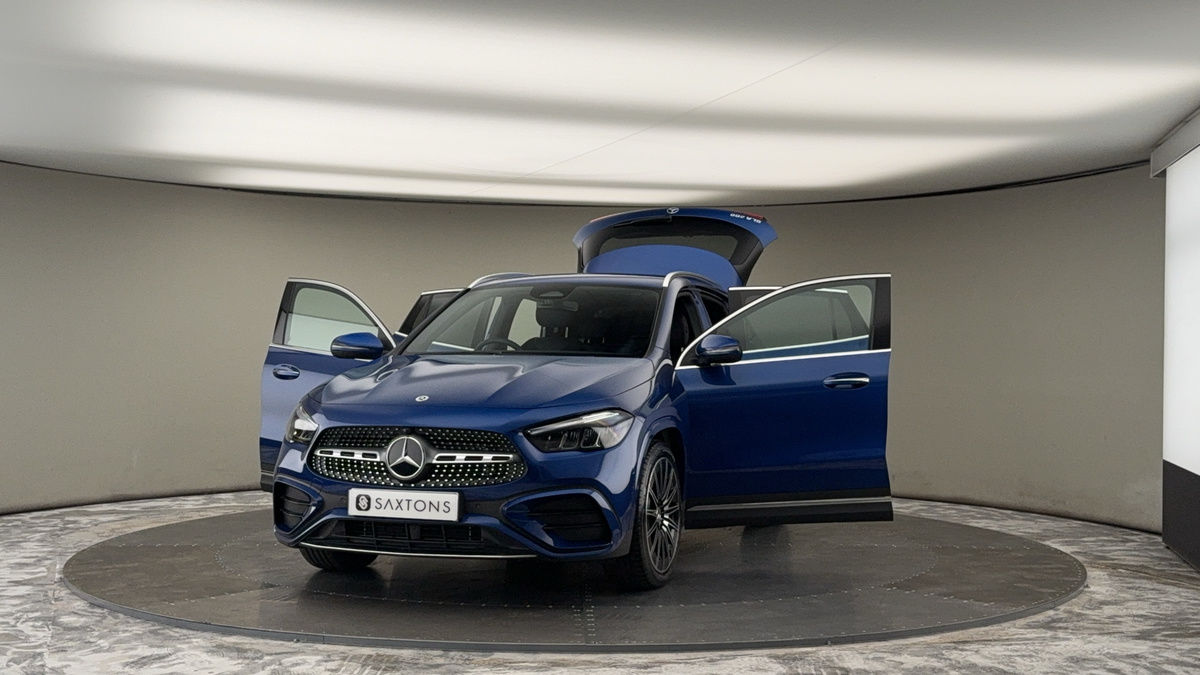 More views of Mercedes-Benz GLA