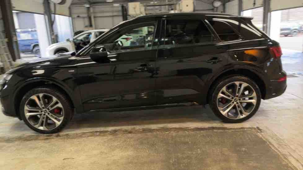 More views of Audi Q5