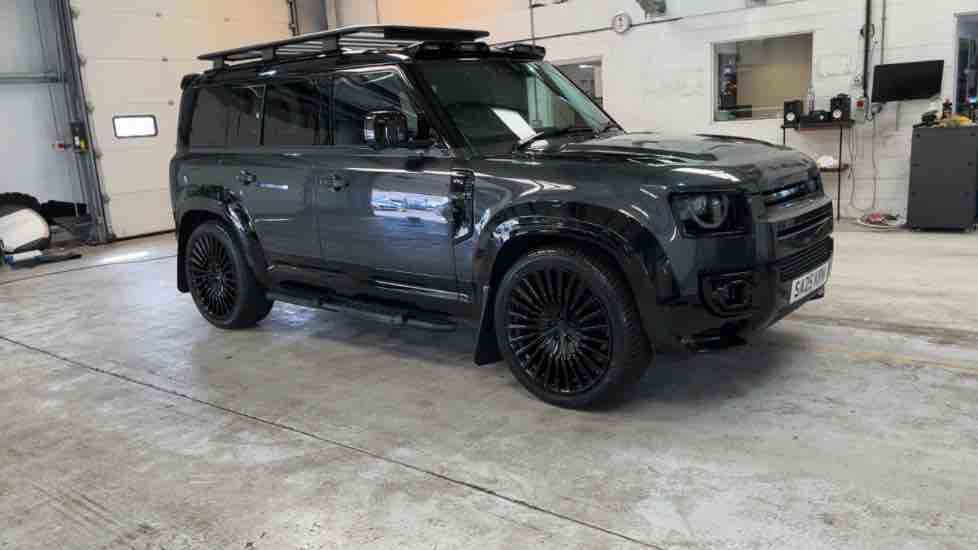 More views of Land Rover Defender 110