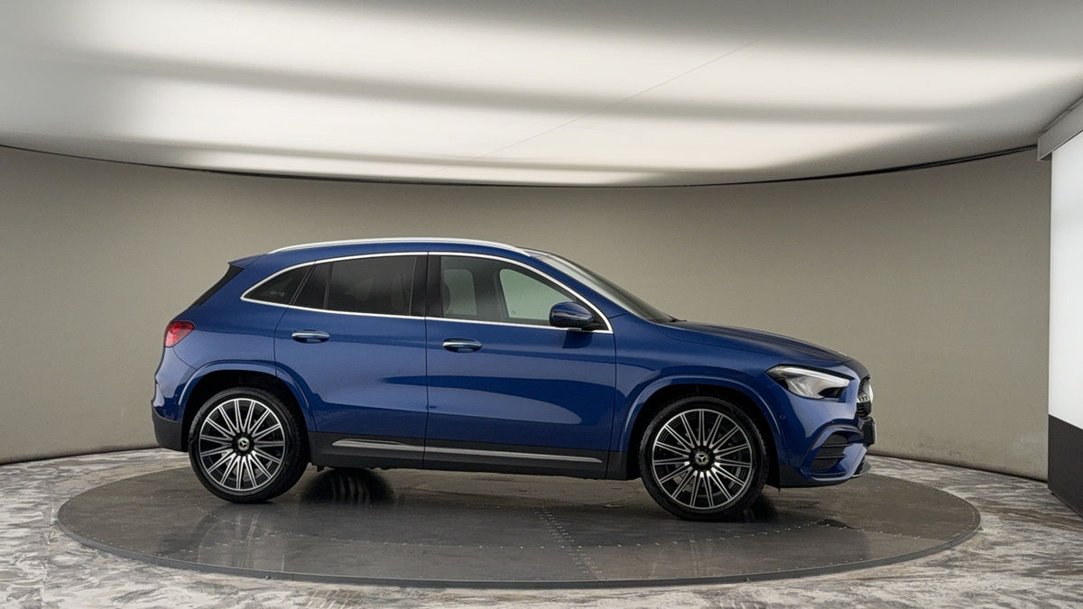 More views of Mercedes-Benz GLA