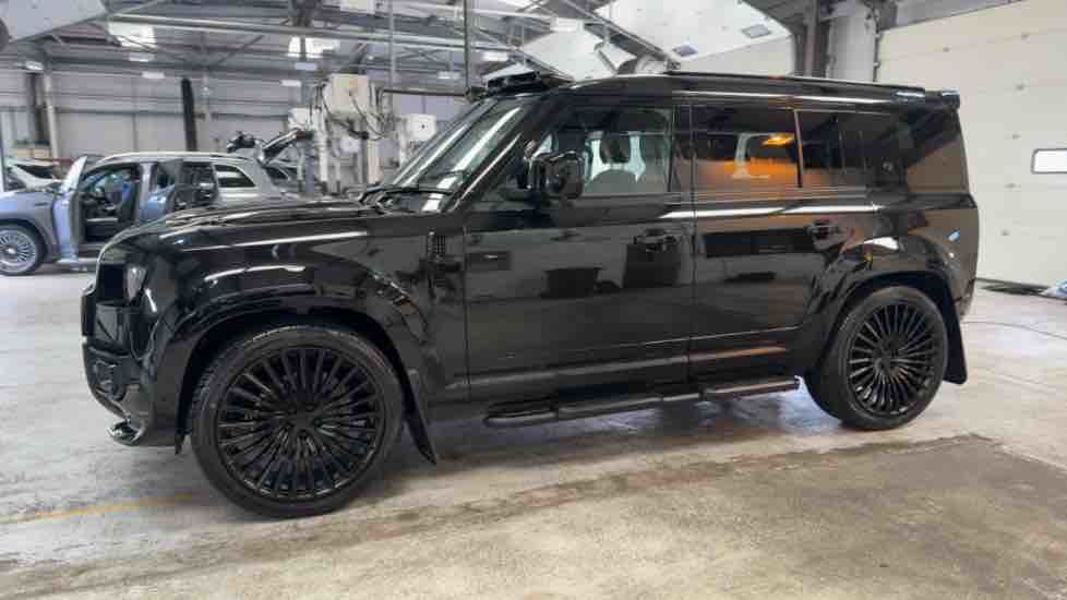 More views of Land Rover Defender 110