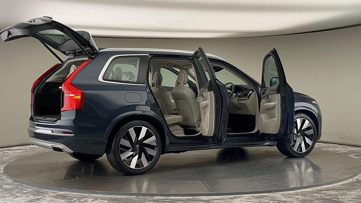 More views of Volvo XC90