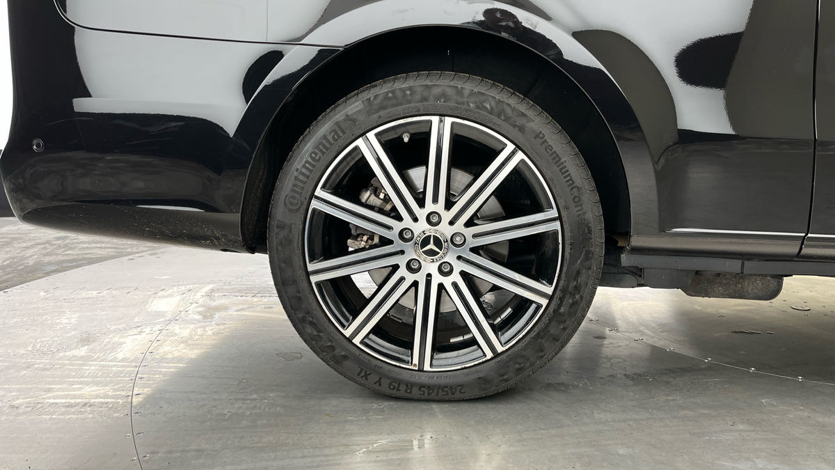 Mercedes-Benz V Class Image 10