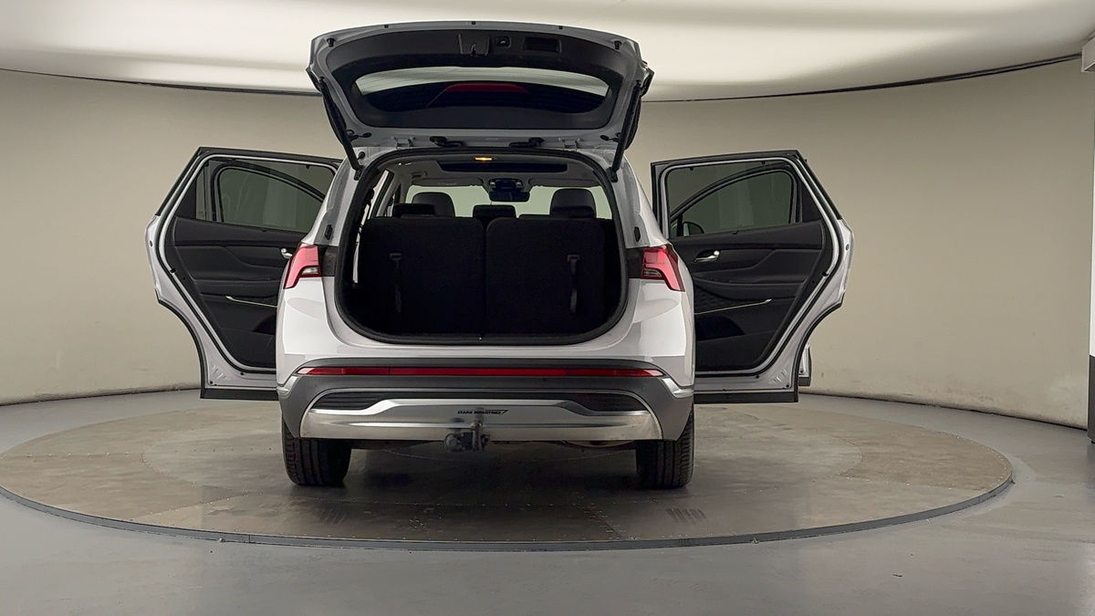 More views of Hyundai Santa Fe