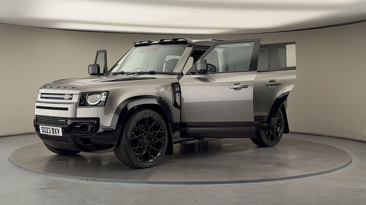 More views of Land Rover Defender 110