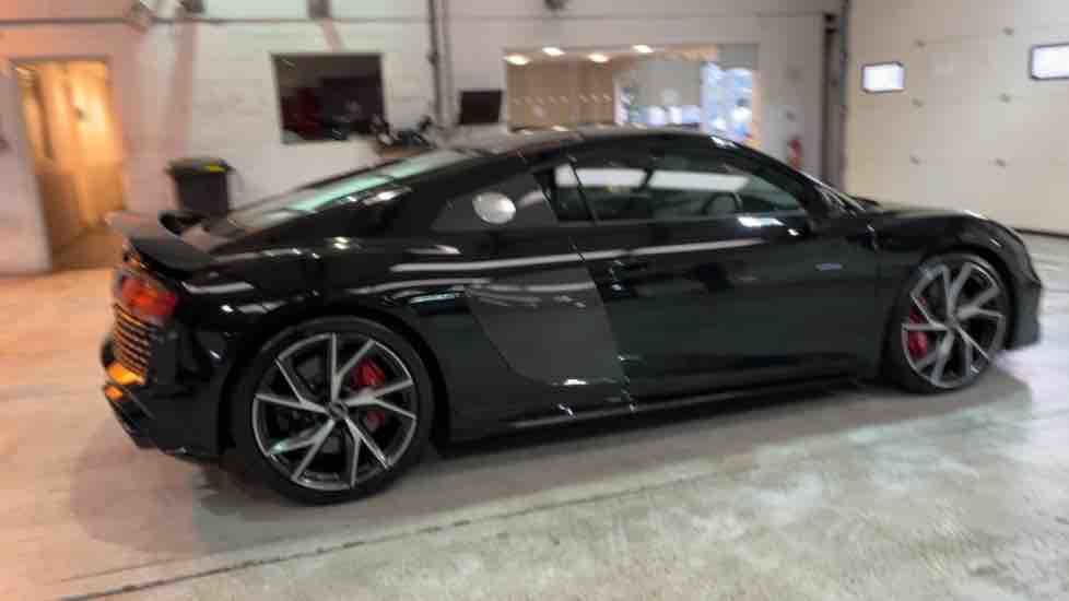More views of Audi R8