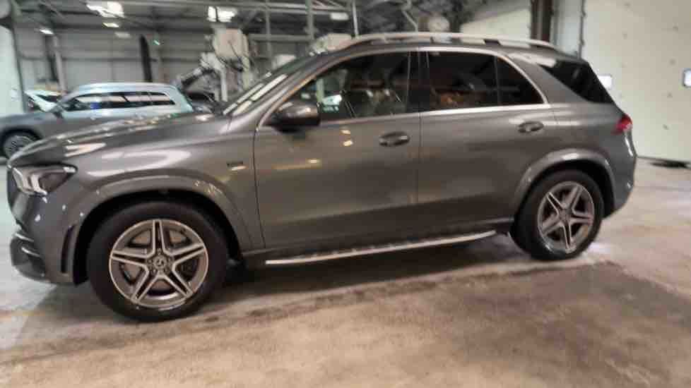 More views of Mercedes-Benz GLE