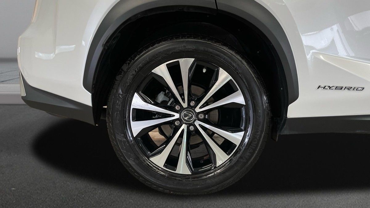 Lexus NX Image 10