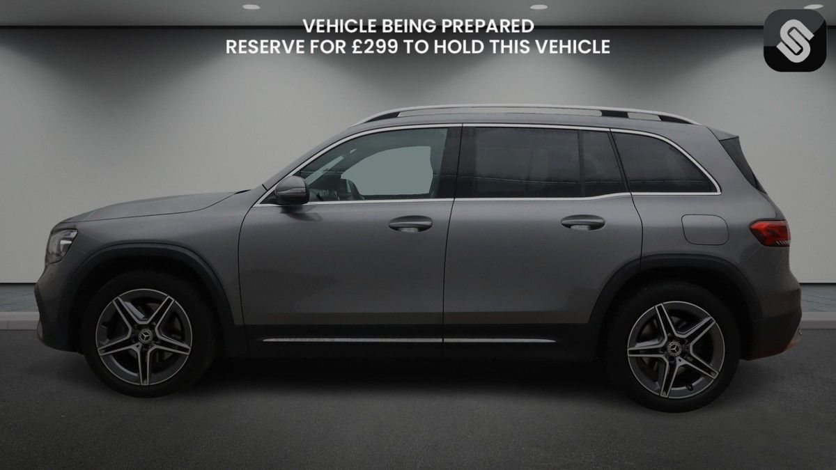 Mercedes-Benz GLB Image 6