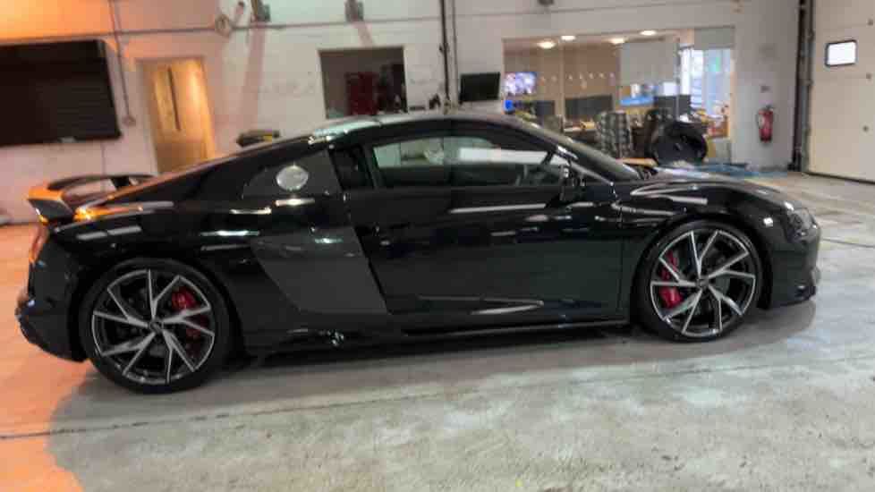 More views of Audi R8