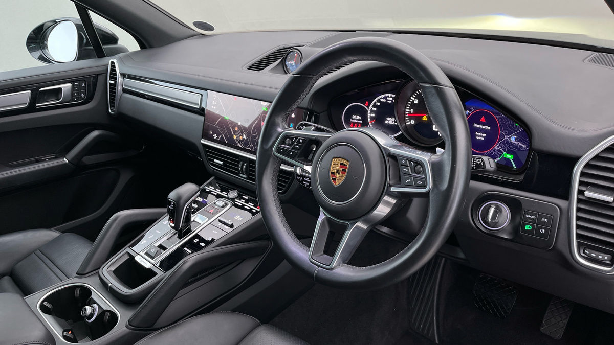 Porsche Cayenne Image 5