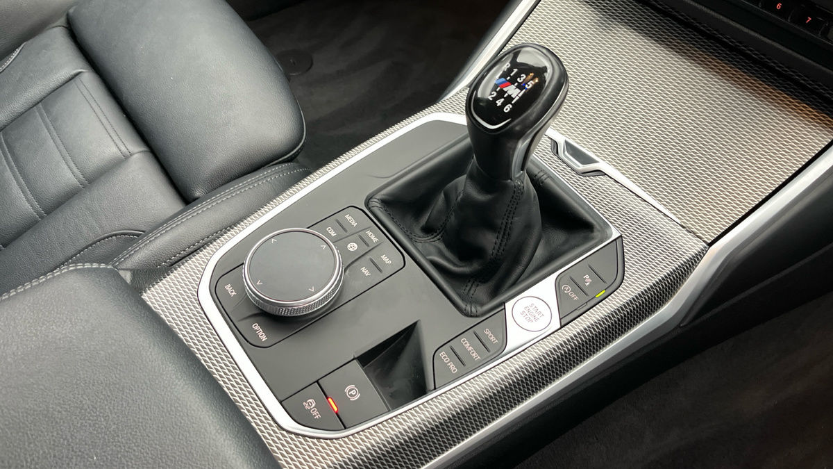 BMW 3 Series Image 6