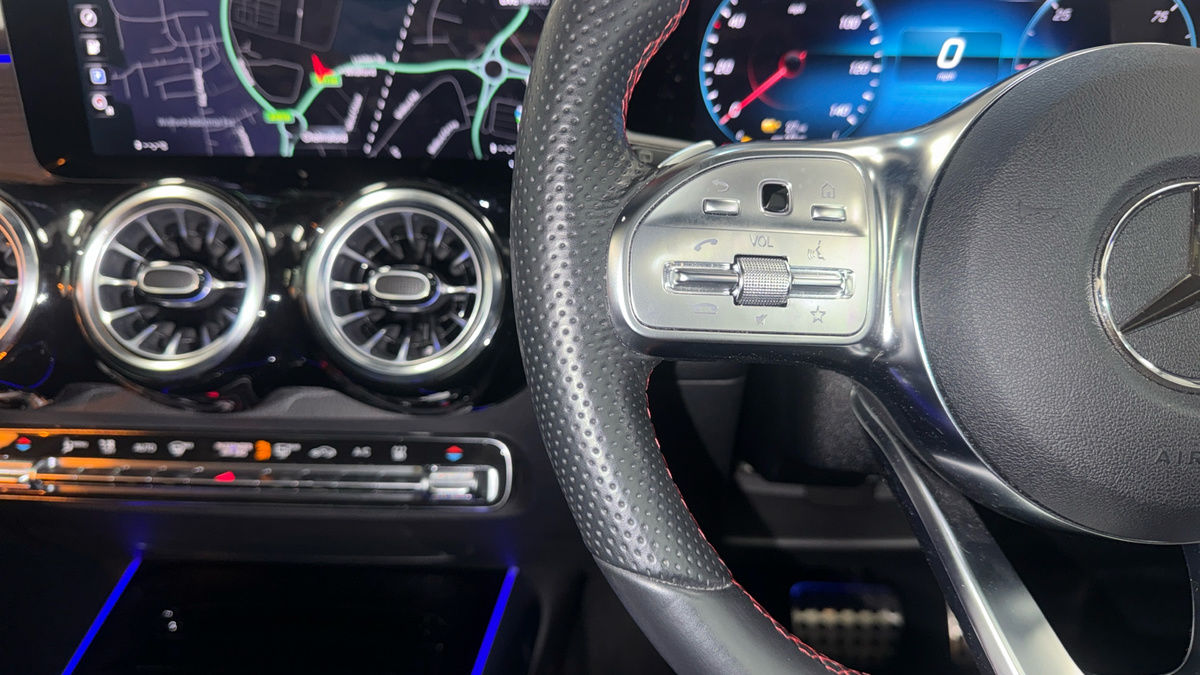 Mercedes-Benz EQB Image 13