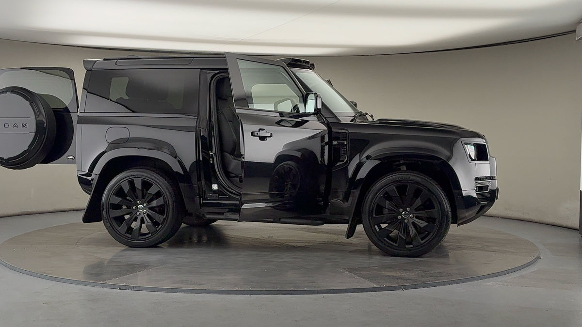 More views of Land Rover Defender 90