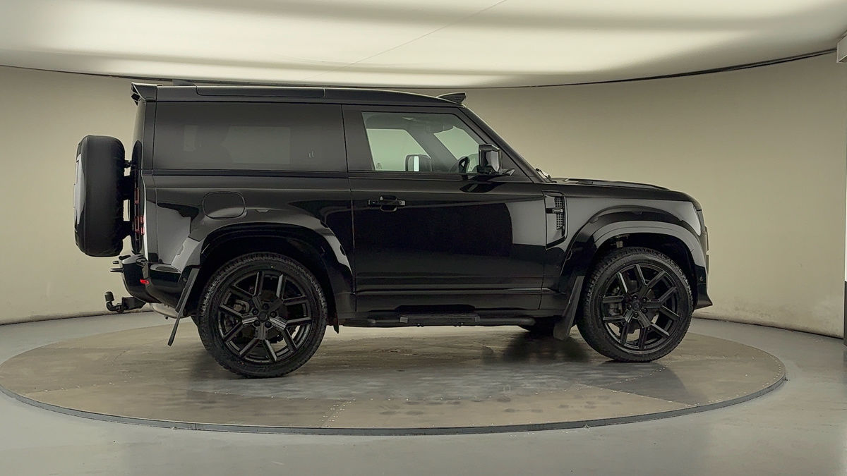 More views of Land Rover Defender 90