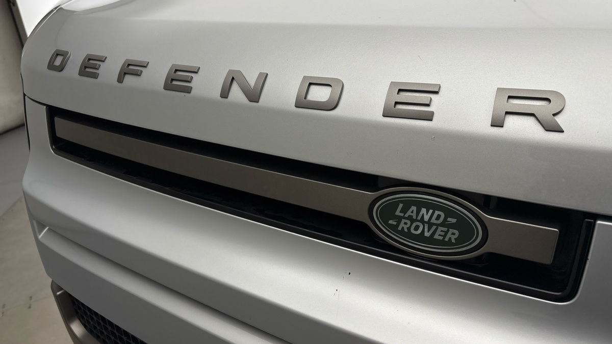 Land Rover Defender 90 Image 24