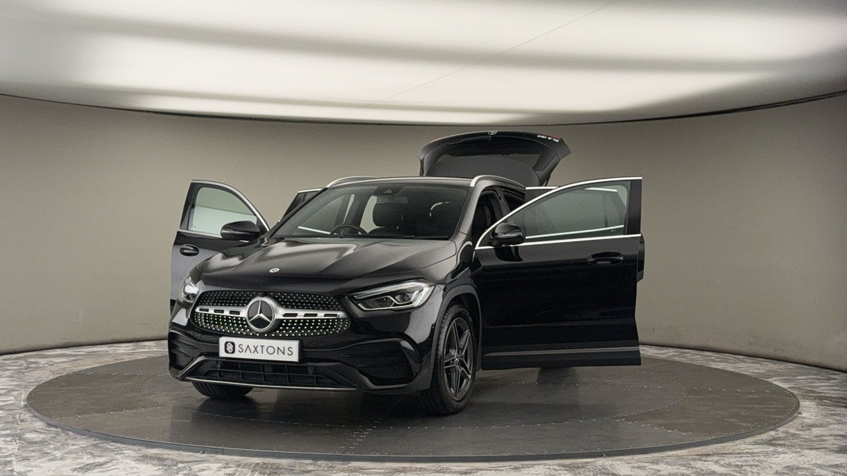 More views of Mercedes-Benz GLA
