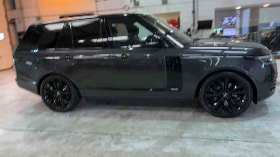 More views of Land Rover Range Rover