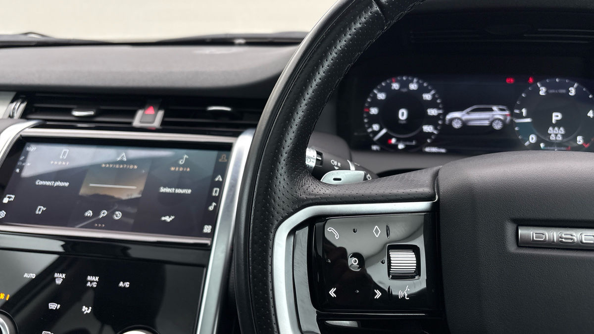 Land Rover Discovery Sport Image 13