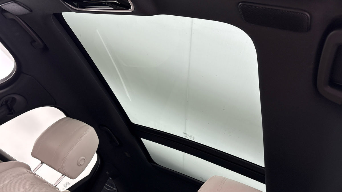 Land Rover Range Rover Velar Image 6