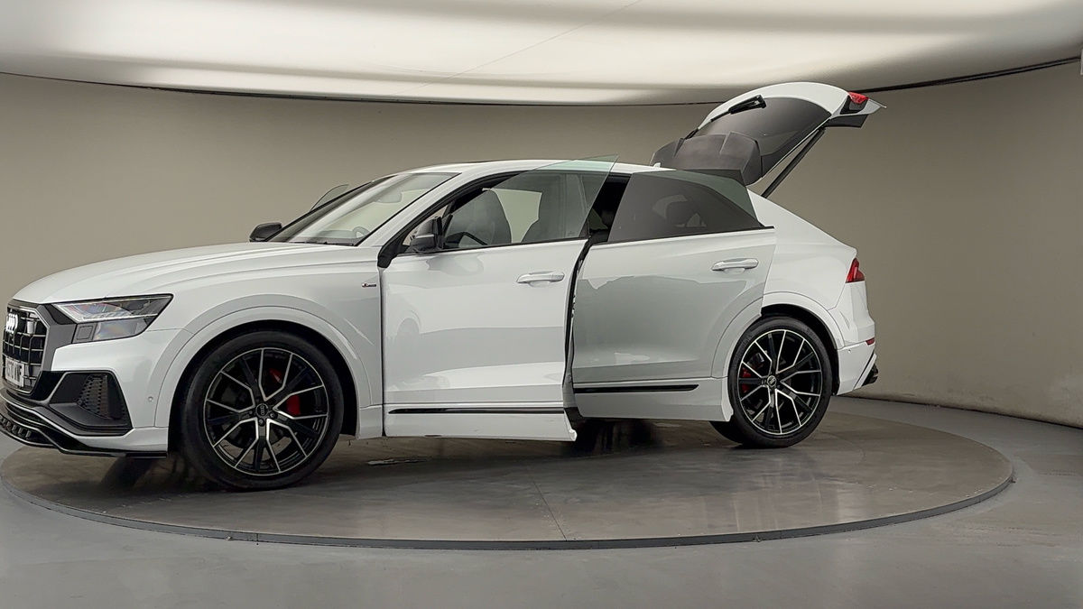 More views of Audi Q8
