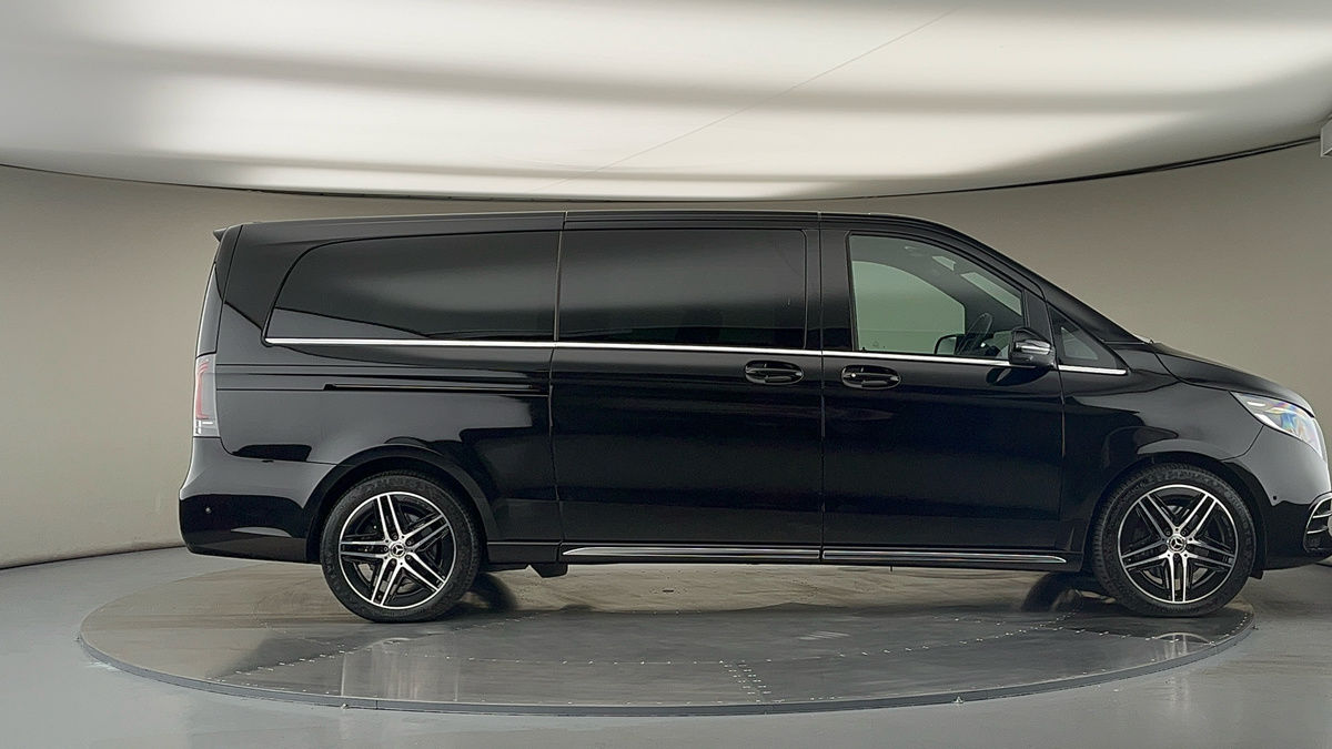 Mercedes-Benz V Class Image 16