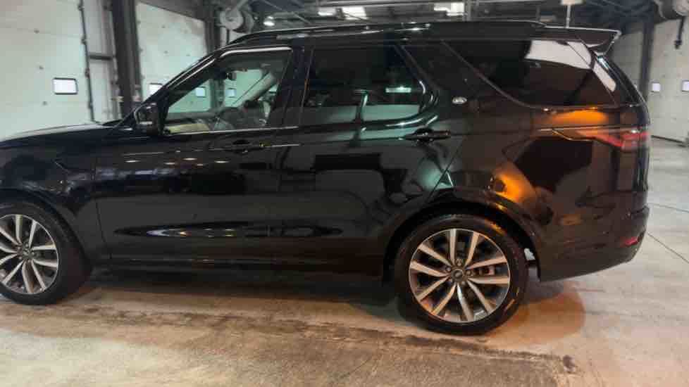 More views of Land Rover Discovery