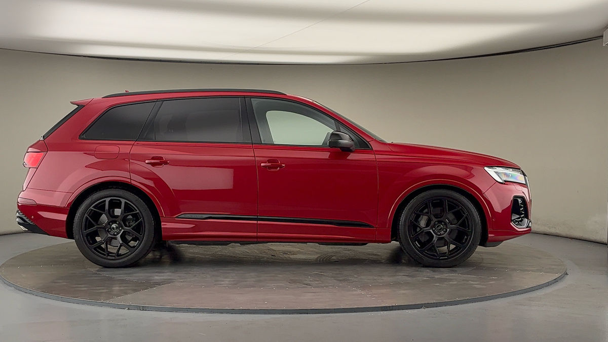 Audi Q7 Image 16