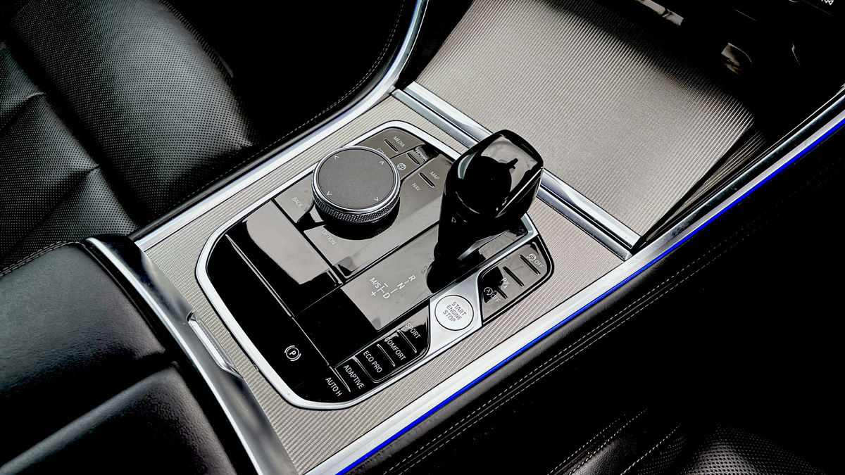 BMW 8 Series Image 6