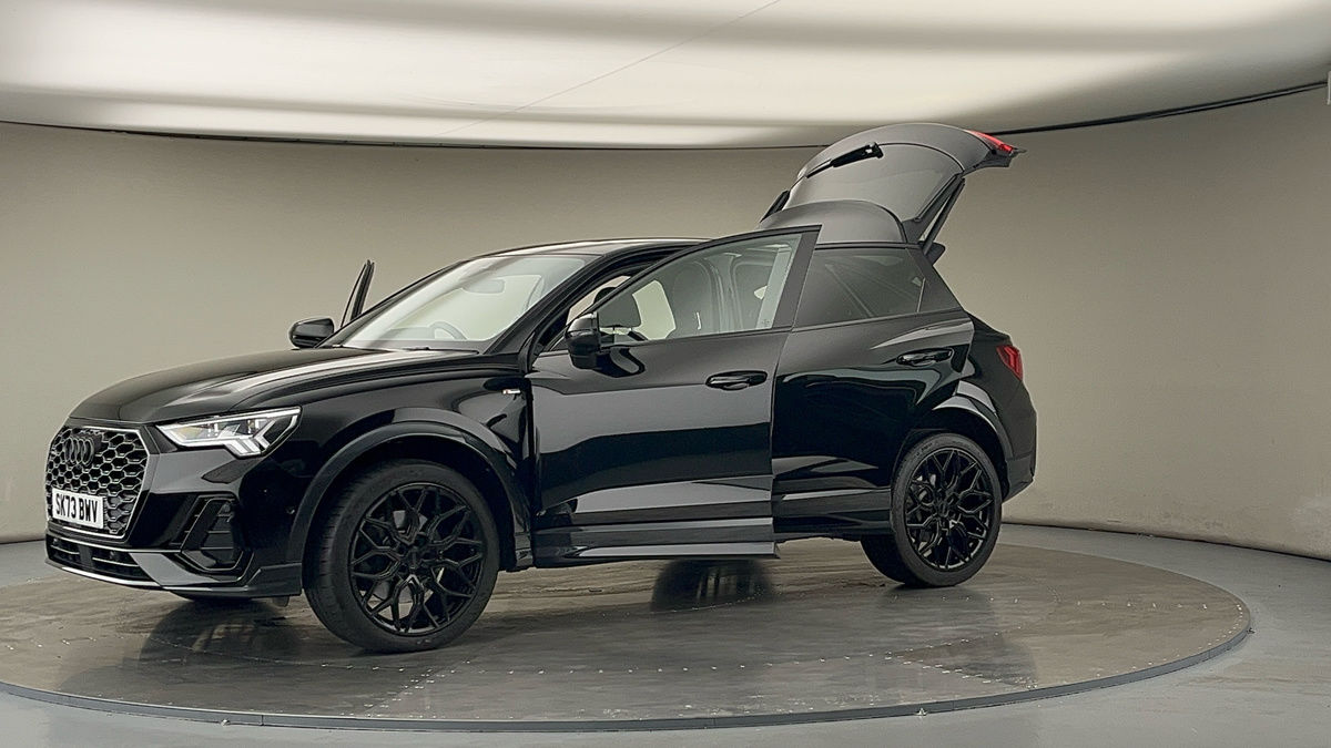 More views of Audi Q3