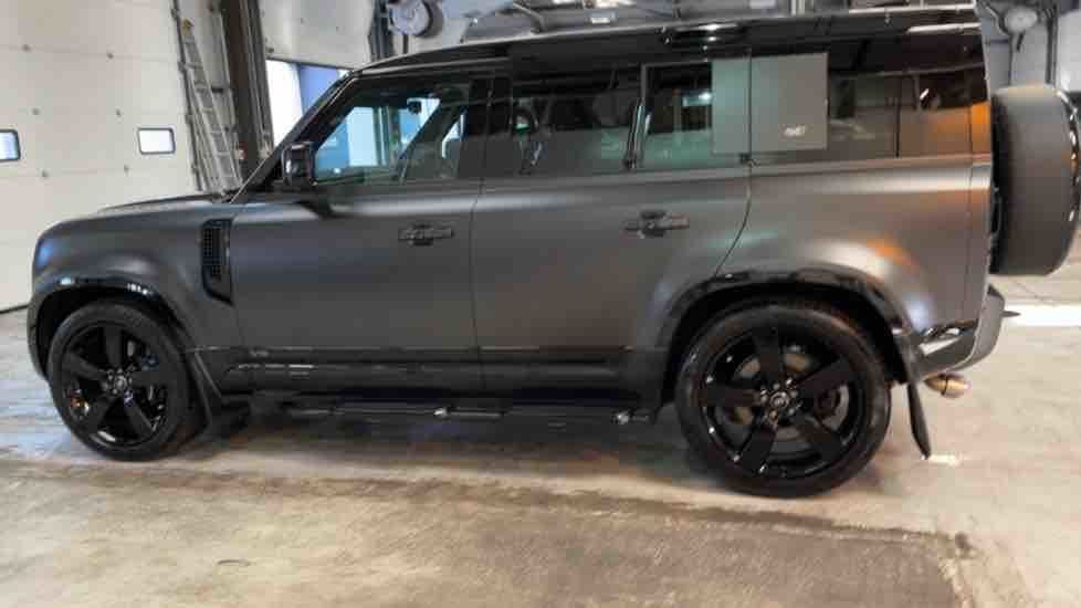 More views of Land Rover Defender 110