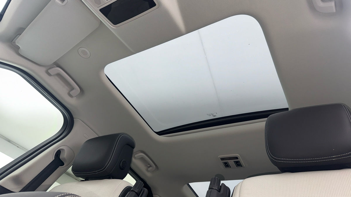 Land Rover Discovery Image 7