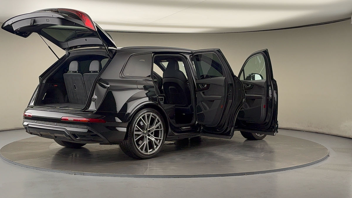 More views of Audi Q7
